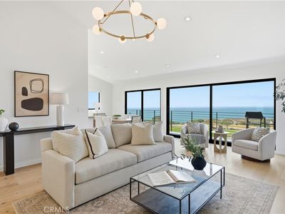 381 Palos Verdes Dr W
