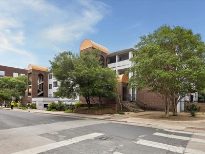 501 W 26th St APT 306