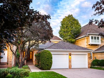 5 E La Montagne Ln S