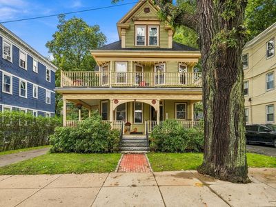 22 Hewlett St #1