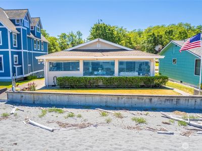 7352 NE Twin Spits Road