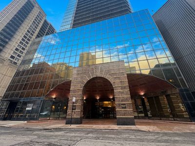 10 E Ontario St APT 1111