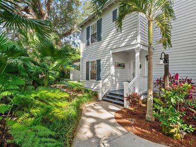 1460 Fern Ct APT 305