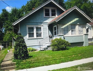 103 Hutchinson St