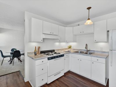 500 Glenwood Cir APT 224