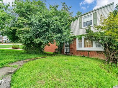 Property at 117 Colonial Village Dr, Pittsburgh, PA