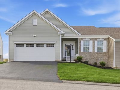 813 Curtman Ct