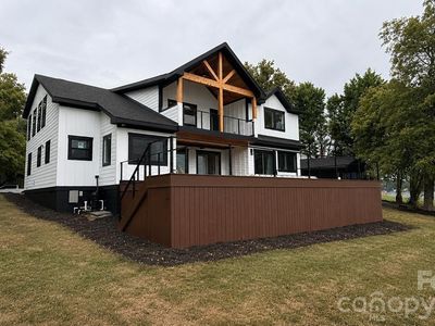 216 Lake Pines Ln