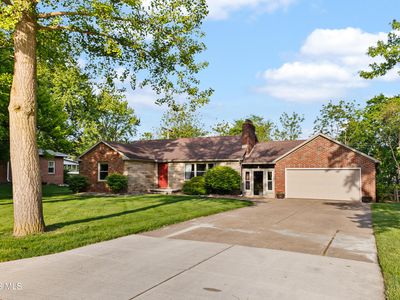 Property at 604 Valley Dr, Rossford, OH