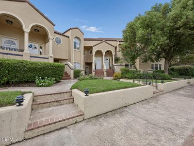 4020 LAVISTA Circle #211