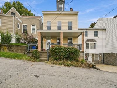 12 Luty Ave