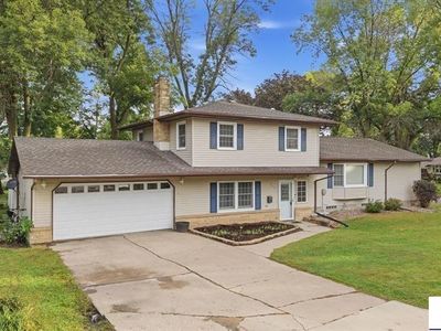 215 Queens Dr