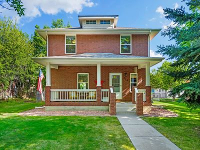 214 E Colorado Ave