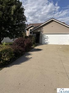 108 Meadow Ln