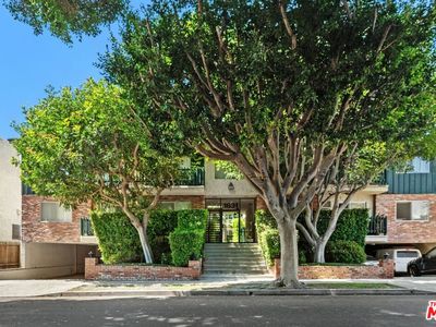 1831 Barry Ave APT 3