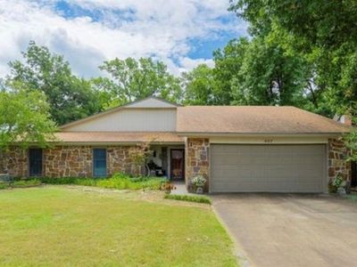 407 E Rogers Dr