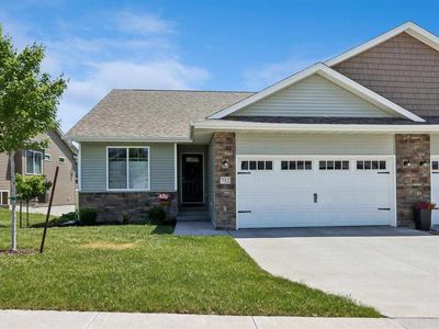 712 Creekside Dr