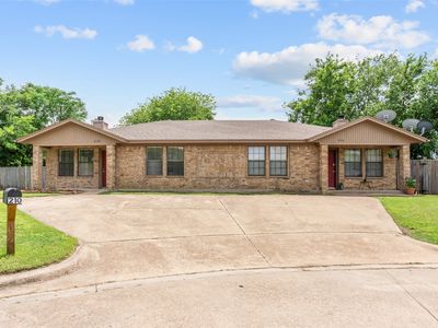 Property at 208 Lanham Ct, White Settlement, TX