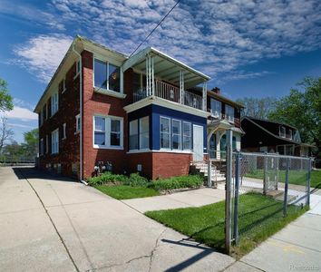 390 Ashland St