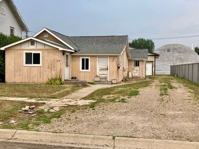 414 2nd St SE