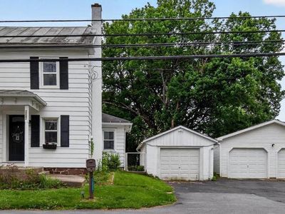 1552 Main St