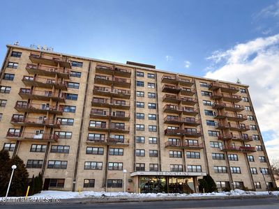 1000 Clove Rd APT 6F