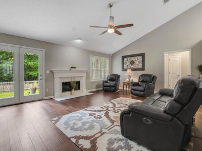 2801 Green Forest Ln