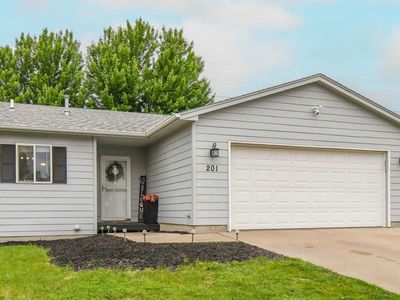 201 S Foss Ave