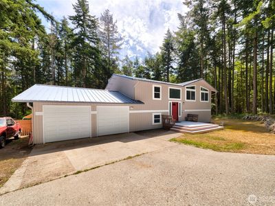 1074 N Estate Lane