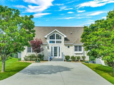 23 Mitchell River Court