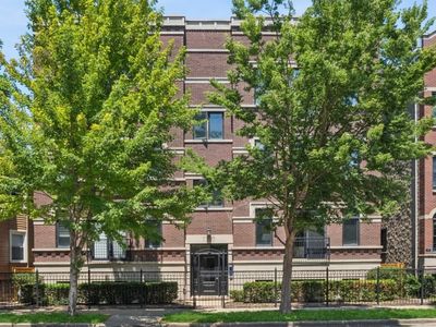 1330 W Diversey Pkwy APT 2E