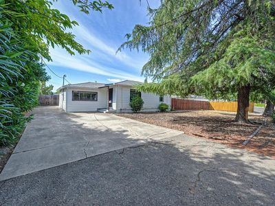 3800 Edison Ave