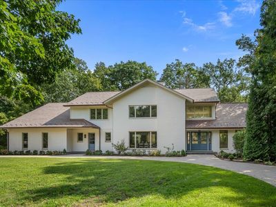 1221 Loch Ln
