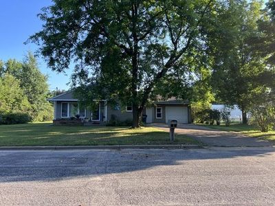 541 GLENWOOD HEIGHTS