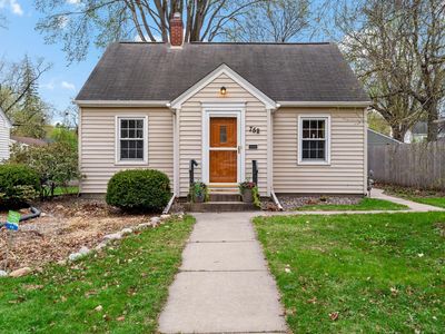 752 Hoyt Ave W