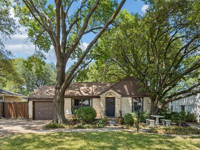 2127 Leander Dr