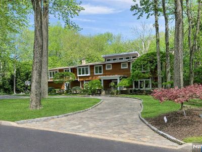 100 Dyer Ct