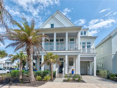 201 Lakeshore Dr