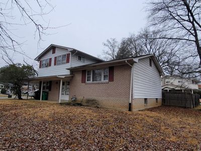4605 Sharon Rd