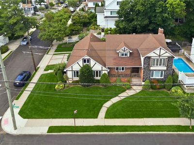 3877 Hylan Blvd