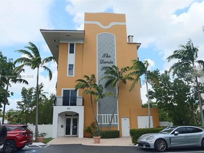 555 E Dania Beach Blvd #9