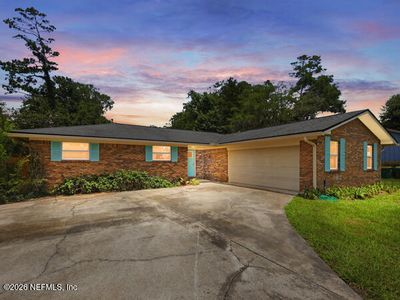 17 OAKS Drive