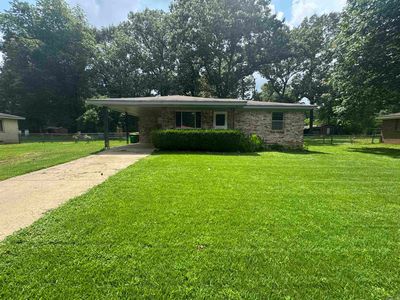 30 Sheila Dr