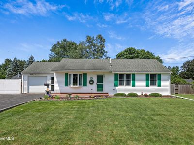 30 Joan Dr