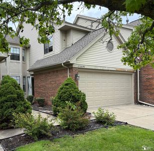 15696 Golfview Dr