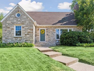 1260 Saint Clair Ave