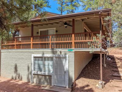 3247 N Pinewood Dr