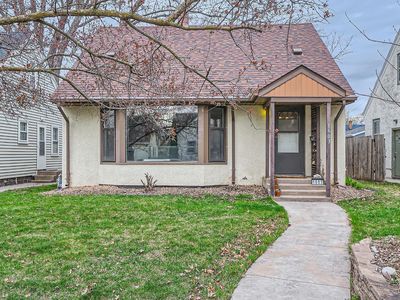 1603 Saint Albans St N