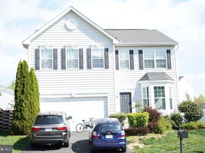 590 Hunters Rd