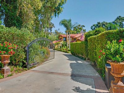 11110 E Las Posas Rd